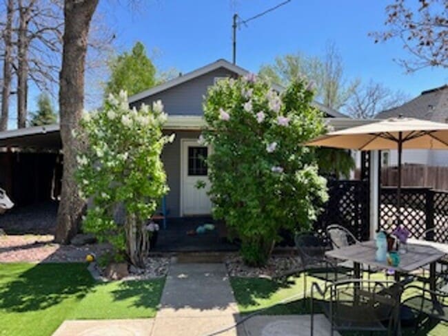 Building Photo - Home Sweet Home Loveland