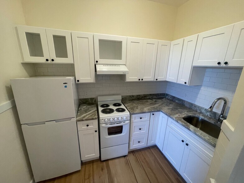 Building Photo - 508 Beacon St