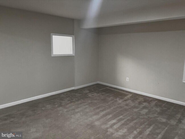 Building Photo - 2919 Lomond Pl