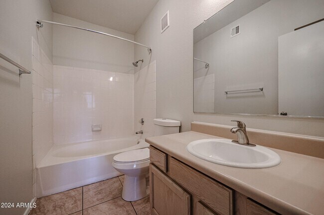 Building Photo - 4644 N 22nd St