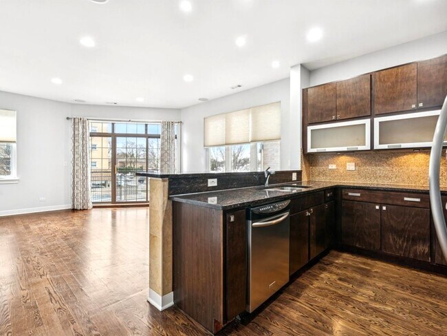 Building Photo - 7932 W Grand Ave