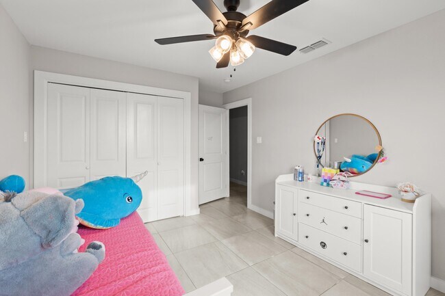Building Photo - 5418 Travesia Ct