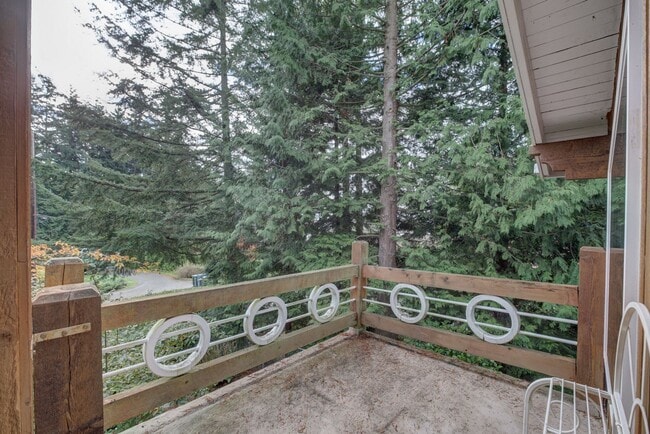 Building Photo - 3bd/2.5ba Edmonds Home