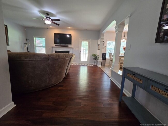 Building Photo - 410 Sedgefield Dr