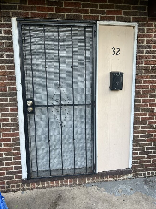 Building Photo - 32 E Norman Ave