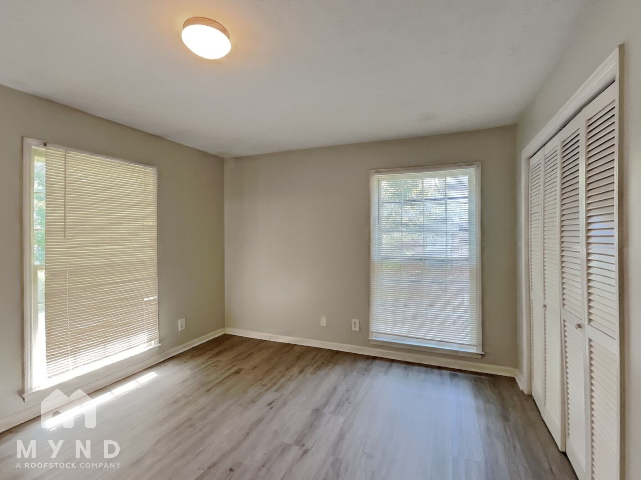 Building Photo - 2121 W Chester Cir SE