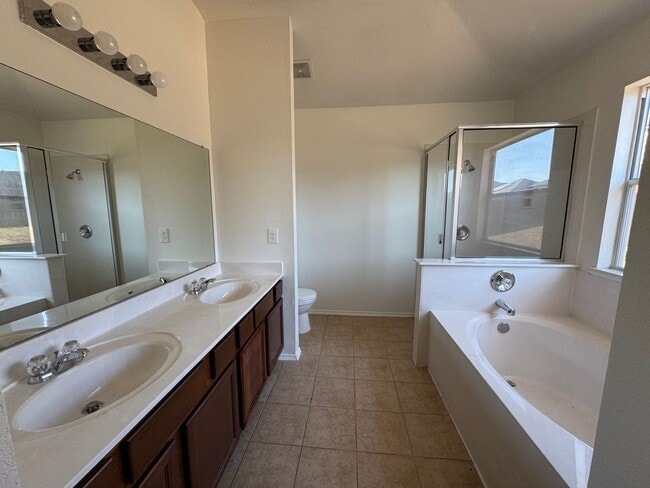 Building Photo - 4-Bedroom House for Rent in Killeen *Save $100/Month!*
