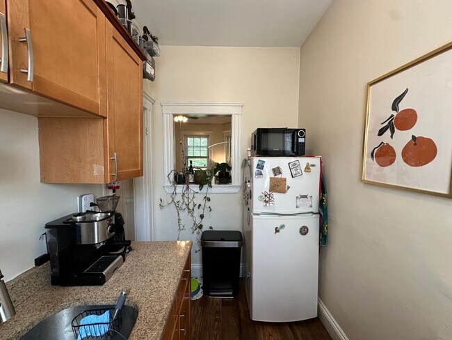 Building Photo - 309 Allston St