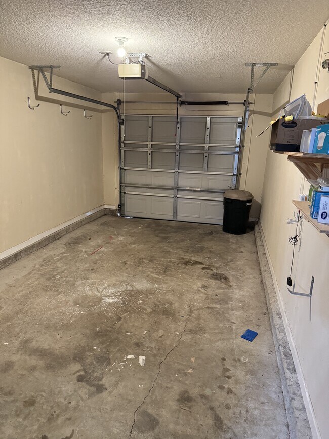 Building Photo - 1500 Calming Water Dr