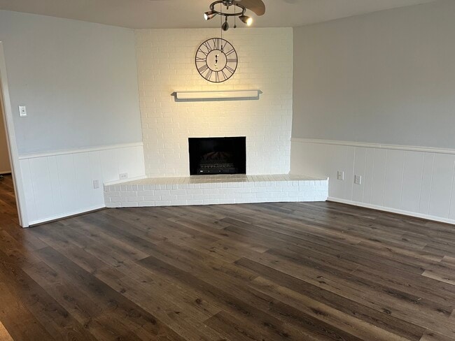 Building Photo - 8834 Sandcastle Ct