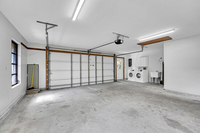 Building Photo - 17717 Bridle Ln