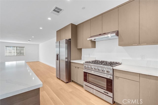 Building Photo - 18225 Chatsworth St