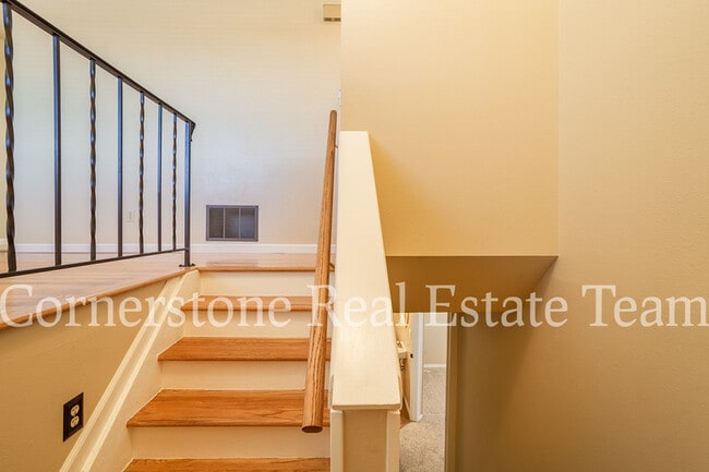 Building Photo - 692 Bridger Dr