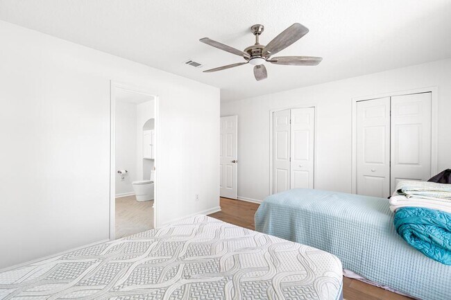 Building Photo - 200 Islamarada Ct