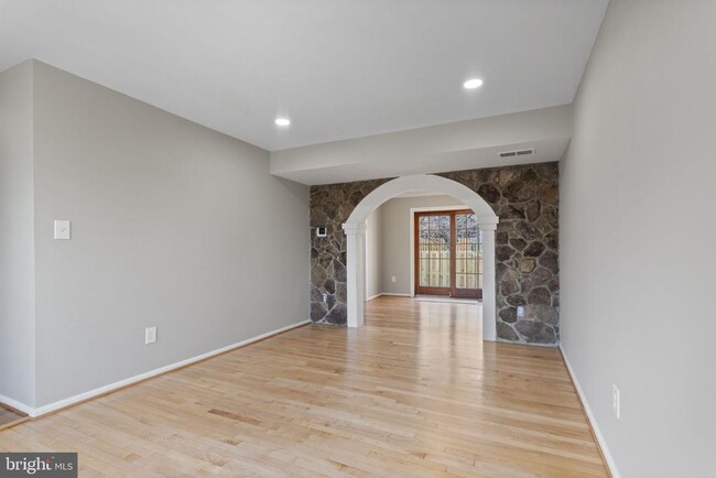 Building Photo - 941 Sherwood Ct