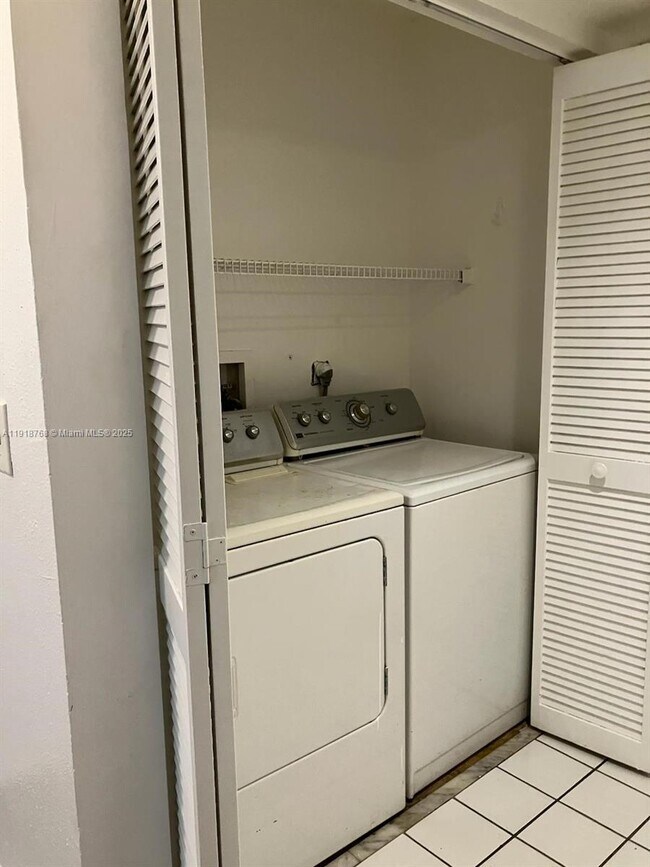 Building Photo - 4025 W McNab Rd