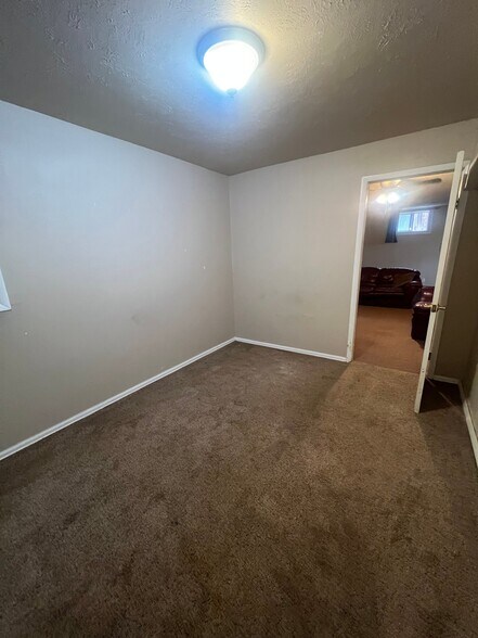 Building Photo - 1512 E Kiowa St