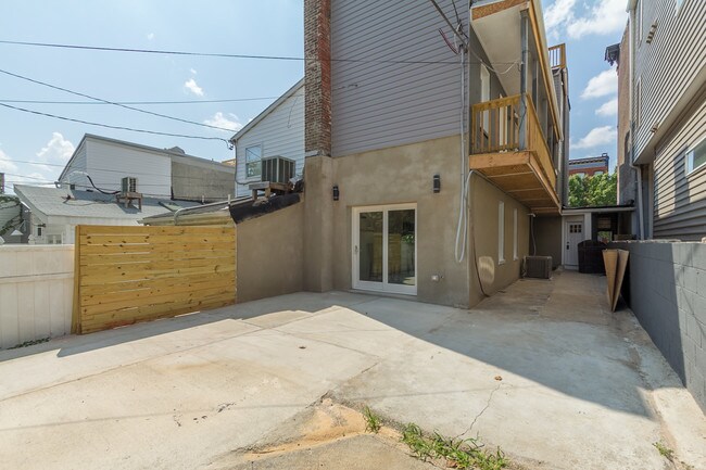 Building Photo - 209 S Washington St