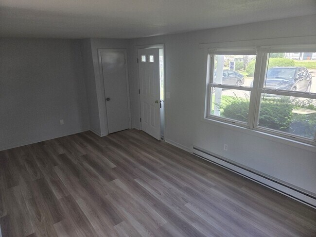 Building Photo - 4 Town House Ct