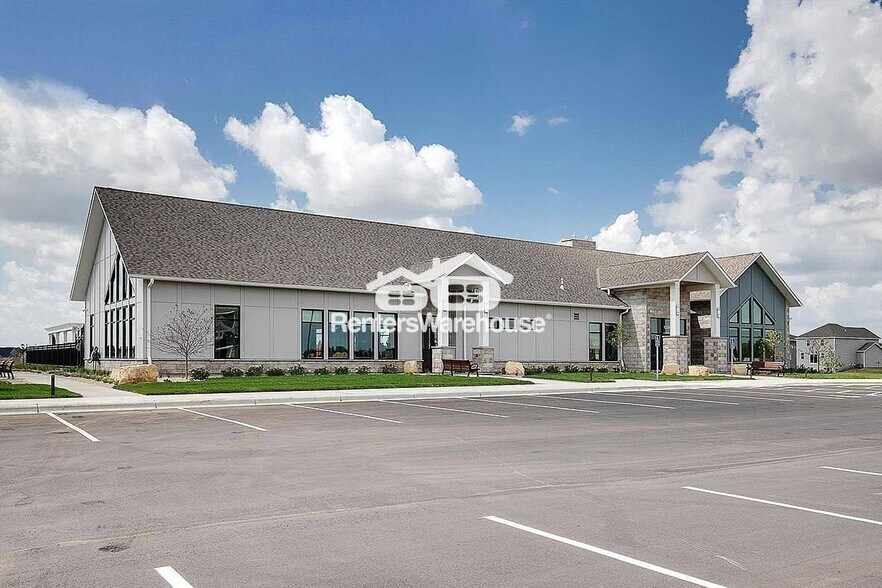 Building Photo - 17520 Driscoll Pl