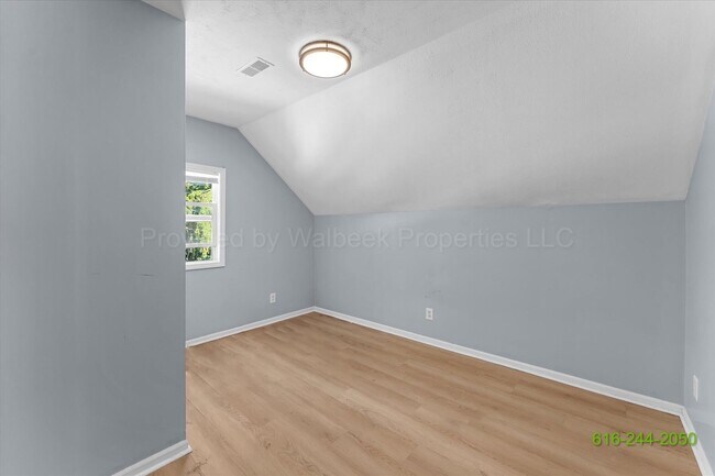 Building Photo - 2142 Palace Ave SW