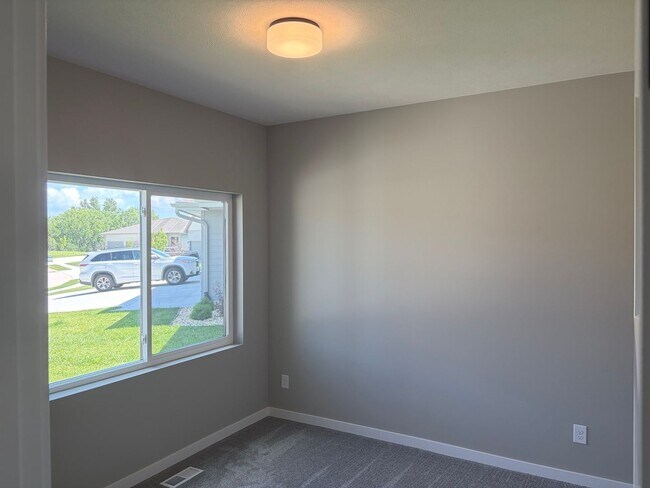 Building Photo - 14805 Willow St