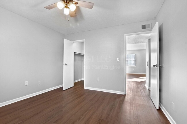 Building Photo - 3325 Breckenridge Ln