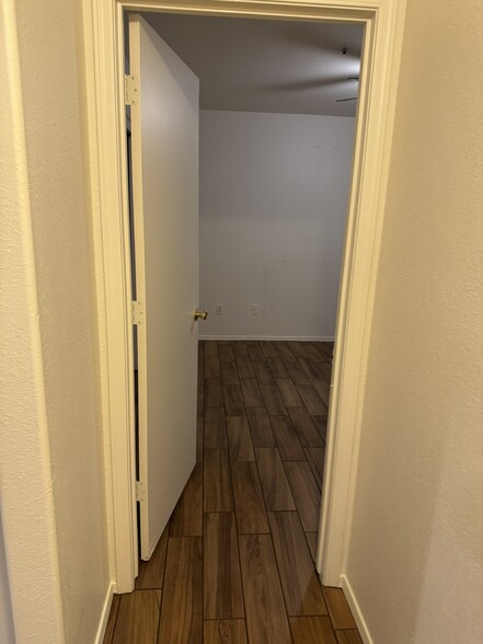Building Photo - 3378 Iroquois Dr