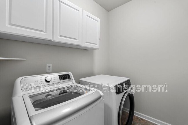 Building Photo - 11012 Southfield Dr