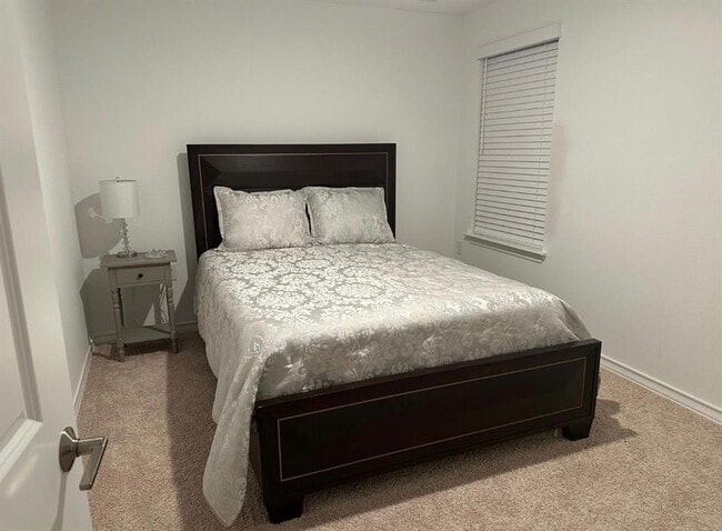 Building Photo - 1611 Alana Fls Ave