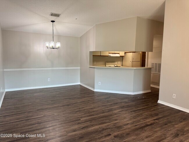Building Photo - 7667 N Wickham Rd