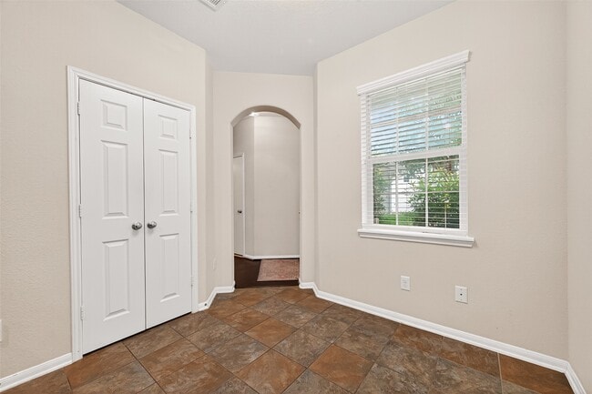 Building Photo - 6503 Wilshire Fern