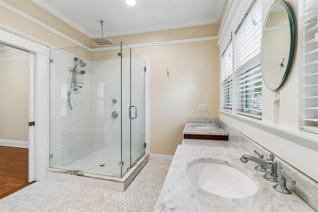 Building Photo - 1107 W Horatio St