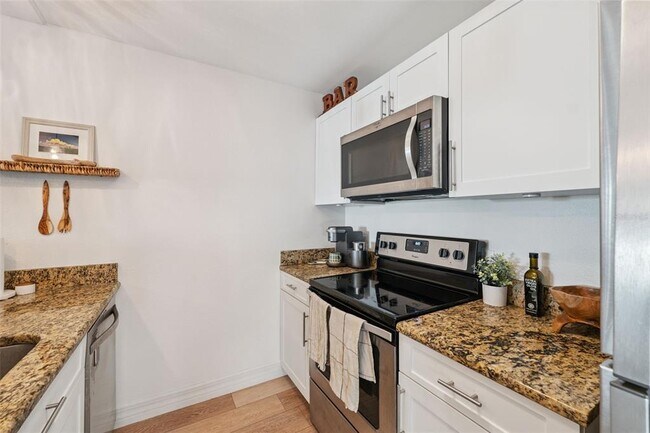 Building Photo - 4821 W McElroy Ave