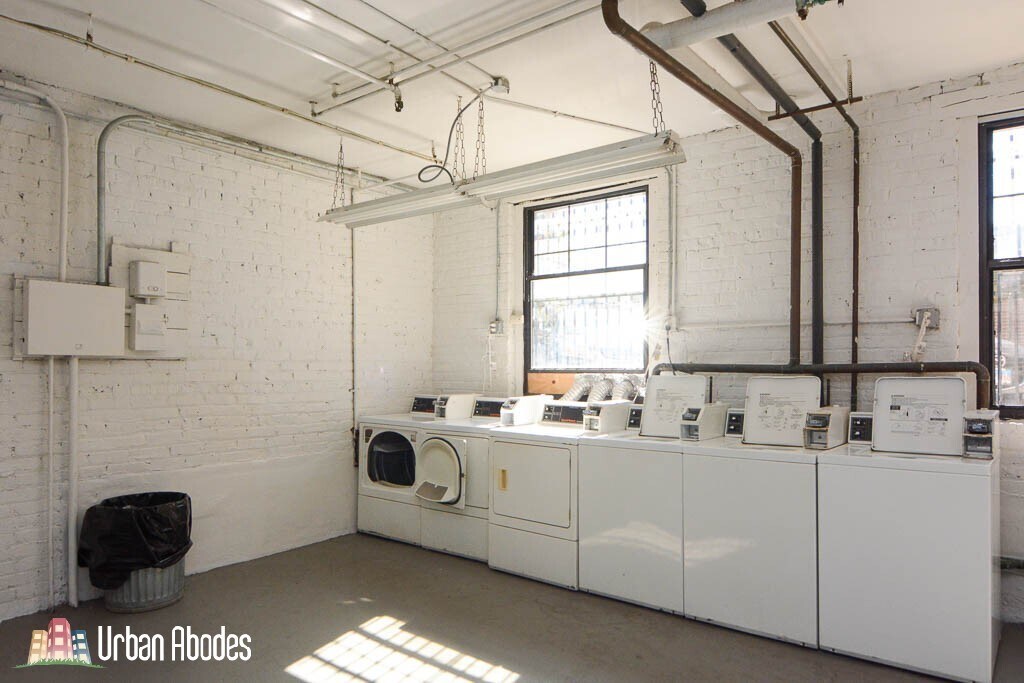 Building Photo - 4830 N Damen Ave