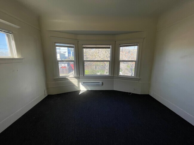 Building Photo - 2210 Parker St