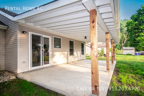 Building Photo - 7620 S Robinson- COPY