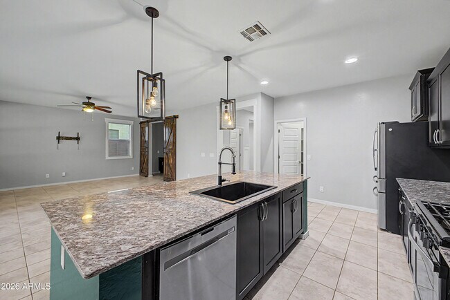 Building Photo - 1041 Glen Canyon Dr