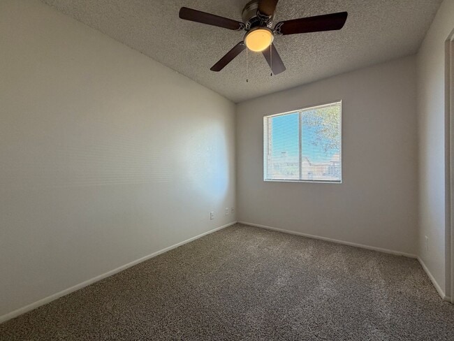 Building Photo - 3Bed 1 Bath Peoria House