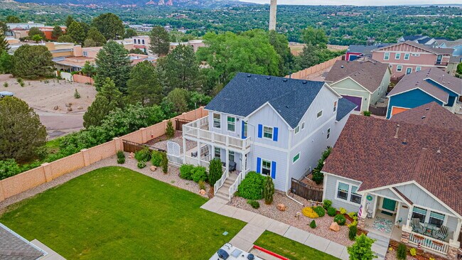 Building Photo - Beautiful mountain views from a Gold Hill Mesa corner lot with a hot tub!
