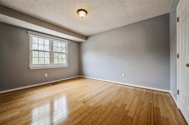 Building Photo - 3635 Darwin Pl