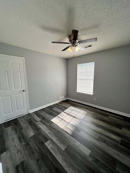 Building Photo - 6847 Kerry Valley Ln