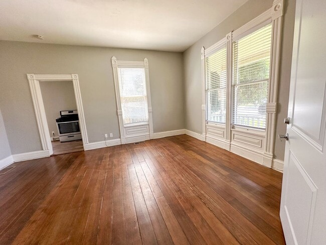 Building Photo - IAN- 4537 MERRIL AVE