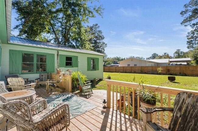 Building Photo - 300 Colson Ave