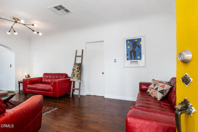Building Photo - 3037 E Del Mar Blvd