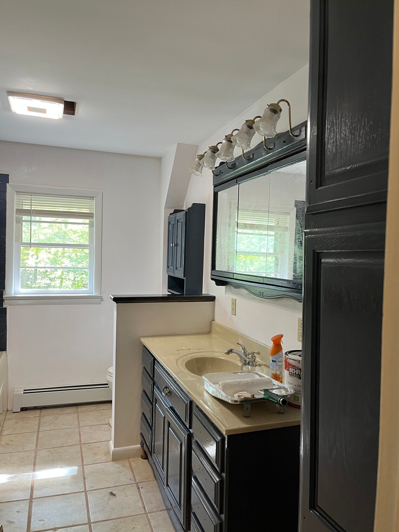 Building Photo - 365 Closson Rd