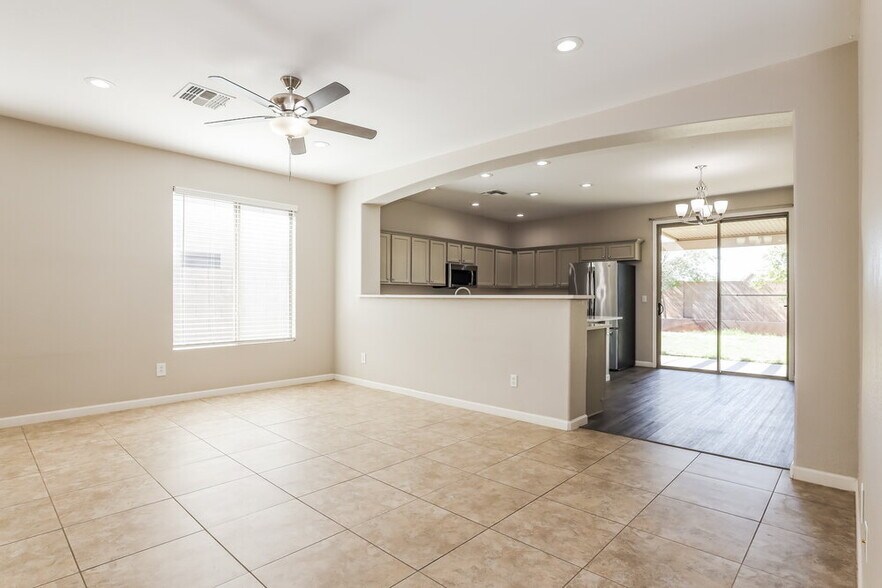 Building Photo - 40994 N Vine Ave