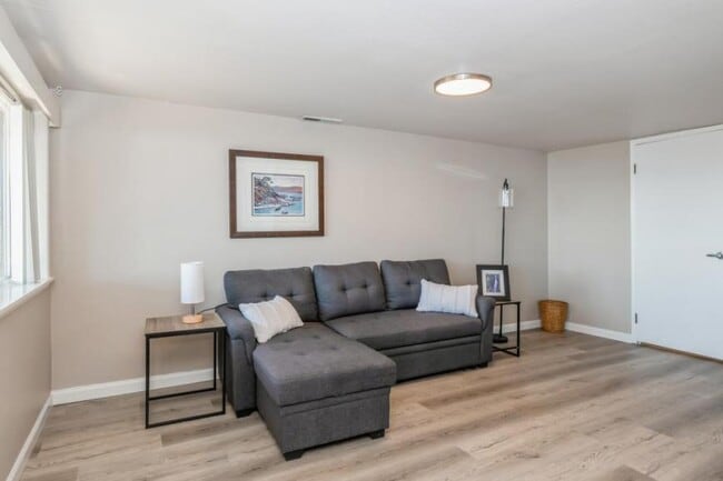 Building Photo - 1 bedroom in Des Moines WA 98168