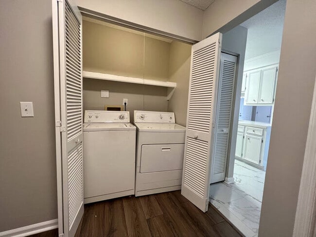 Building Photo - 21A Battery Walk Court