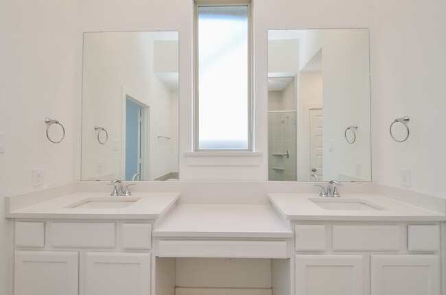 Building Photo - 23719 Sweeny Vly Dr